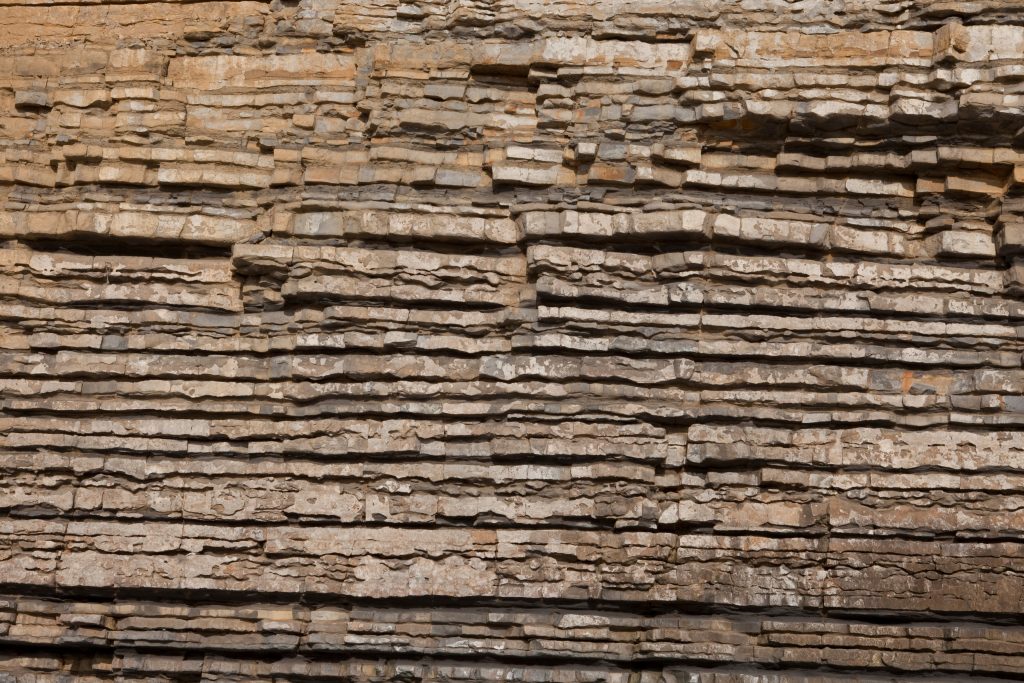 Kalkstein Schichten im Jura als geologische Grundlage der Landschaft am Obermain
